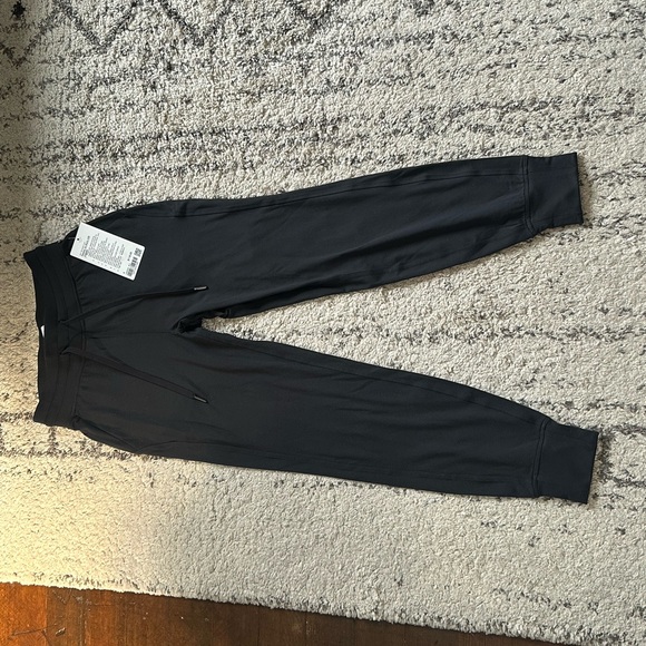 Lululemon ready to rulu high rise jogger BNWT - Picture 3 of 4
